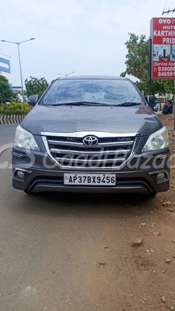 TOYOTA INNOVA