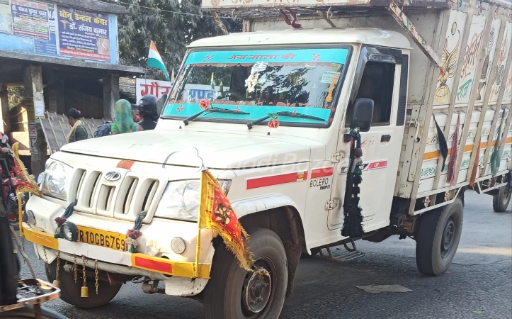 MAHINDRA Bolero Pik-Up