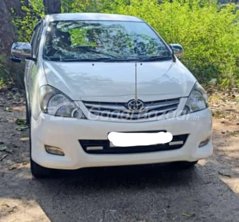 TOYOTA Innova [2015-2016]