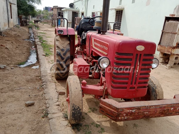 MAHINDRA  275 DI XP Plus