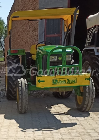 John Deere 5050 D