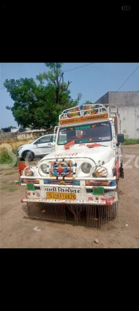 MAHINDRA AND MAHINDRA Bolero Maxitruck CBC