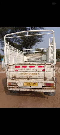 MAHINDRA AND MAHINDRA Bolero Maxitruck CBC