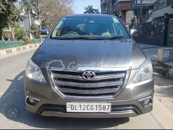 TOYOTA INNOVA