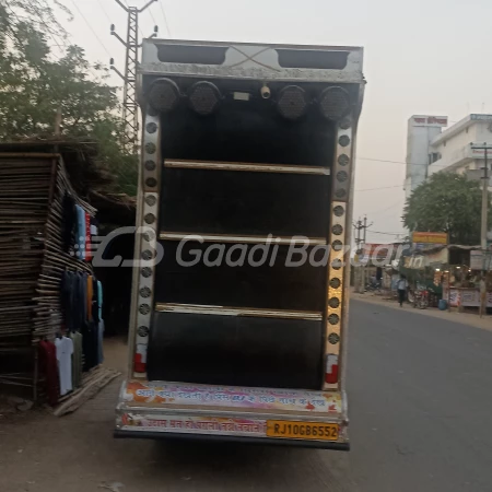 MAHINDRA Bolero Pik-Up