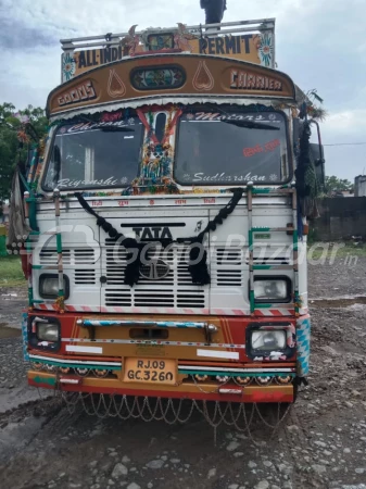 ASHOK LEYLAND U 4923