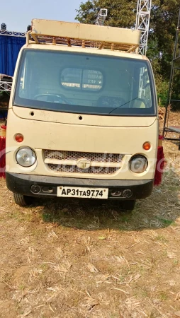 MAHINDRA TATA ACE