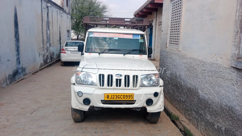 MAHINDRA Bolero Pik-Up