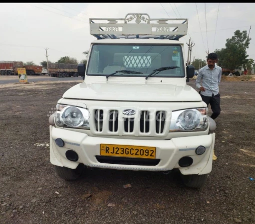 MAHINDRA Bolero Pik-Up