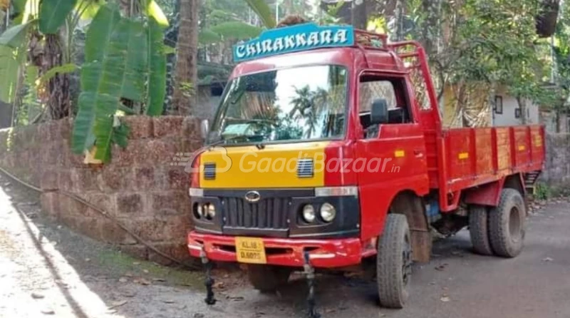 MAHINDRA TRAVELLER DELIVERY VAN 3050 MM WB