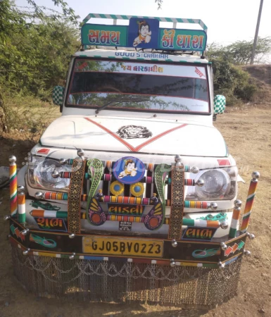 MAHINDRA Bolero Maxitruck Plus