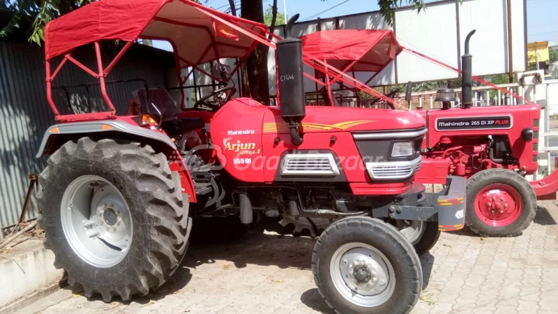 MAHINDRA Arjun 555 Di