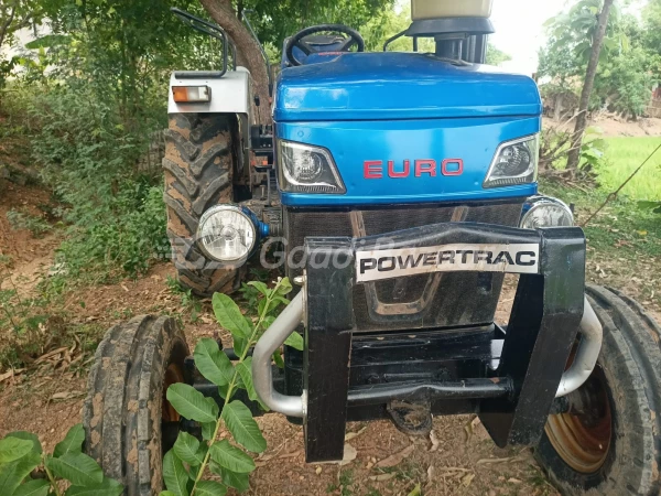 Escorts Powertrac 445 Plus