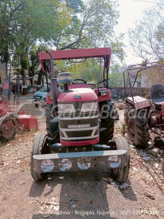 MAHINDRA Yuvo 575 Di