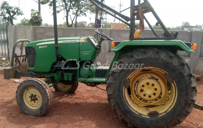 John Deere 5042 D