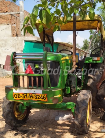 John Deere 5050 D