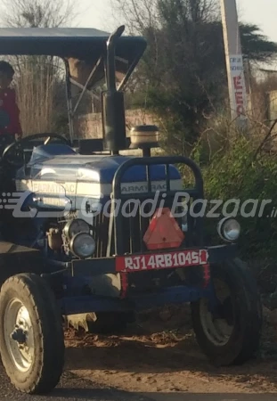 Escorts Farm Trac 35