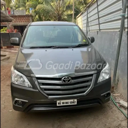 TOYOTA Innova [2009-2012]