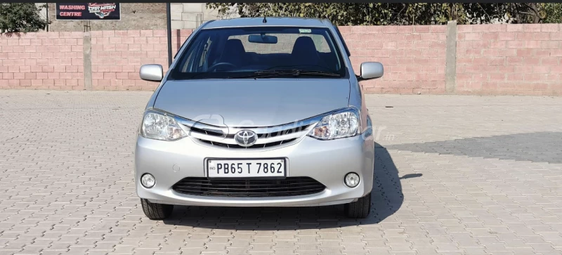 TOYOTA Etios [2010-2013]