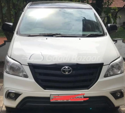 TOYOTA INNOVA CRYSTA