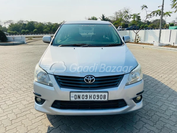 TOYOTA INNOVA