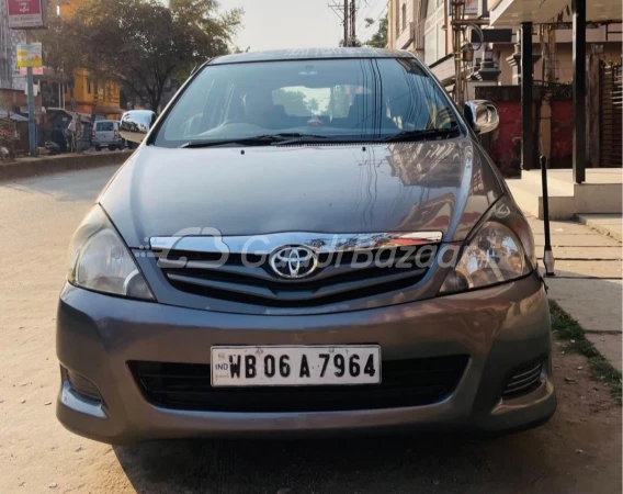 TOYOTA INNOVA