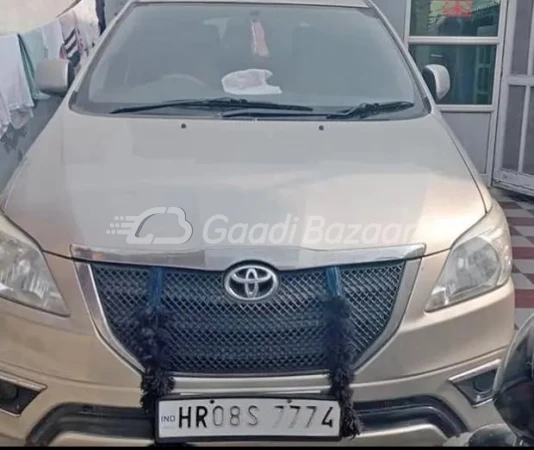 TOYOTA INNOVA