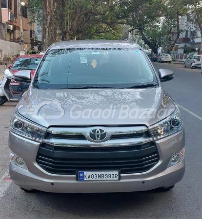 TOYOTA INNOVA CRYSTA