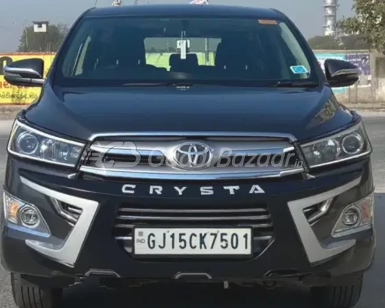 TOYOTA INNOVA CRYSTA