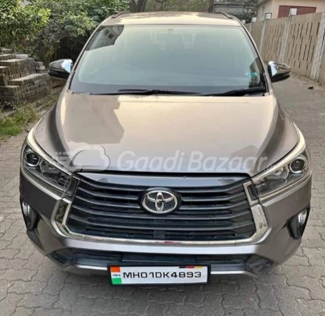 TOYOTA INNOVA CRYSTA