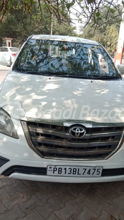 TOYOTA Innova [2015-2016]