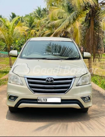 TOYOTA Innova [2005-2009]