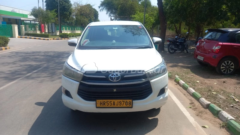 TOYOTA INNOVA CRYSTA