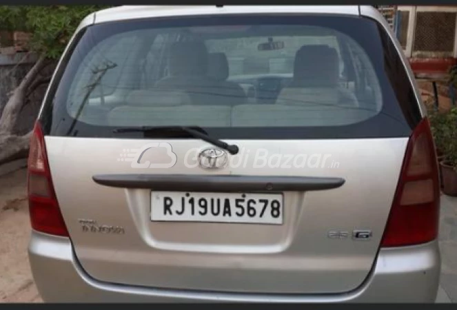 TOYOTA INNOVA CRYSTA