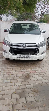 TOYOTA INNOVA CRYSTA