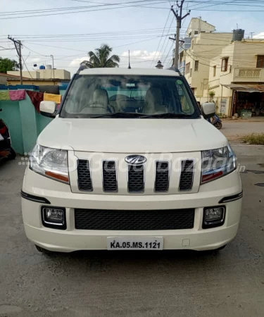 MAHINDRA TUV 300