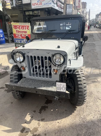 MAHINDRA Jeep