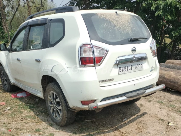 NISSAN TERRANO