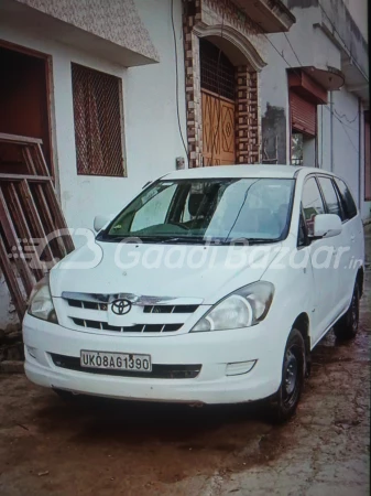 TOYOTA Innova [2005-2009]