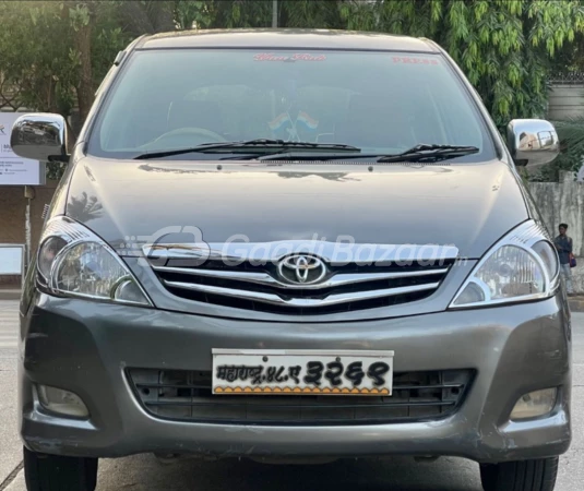 TOYOTA Innova [2012-2013]