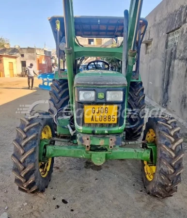John Deere 5305