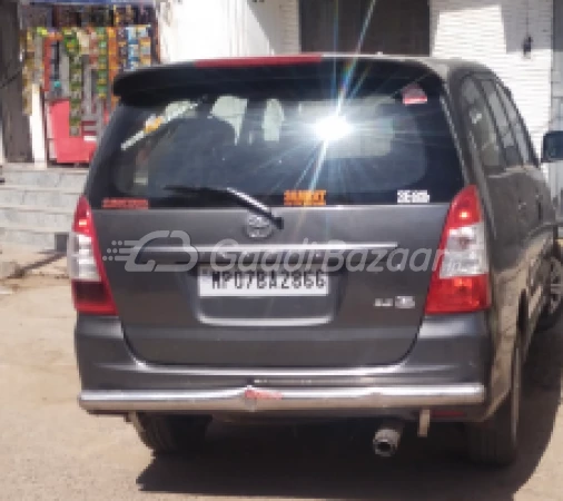 TOYOTA Innova [2015-2016]