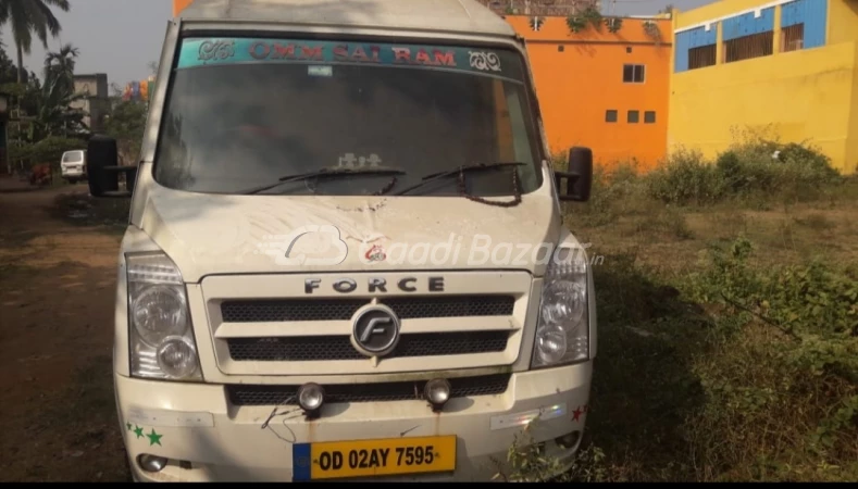 FORCE MOTORS TRAVELLER T1