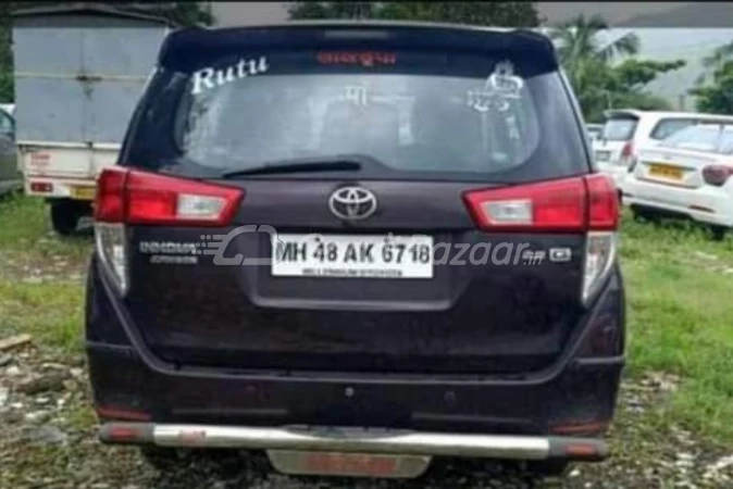 TOYOTA INNOVA CRYSTA