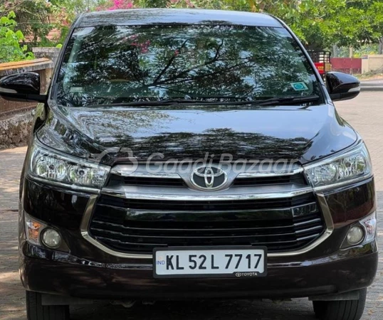 TOYOTA INNOVA CRYSTA