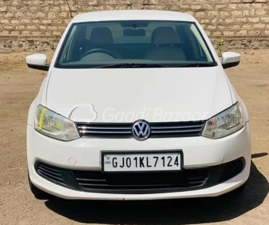 VOLKSWAGEN Vento [2010-2012]