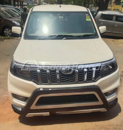 MAHINDRA Bolero Neo