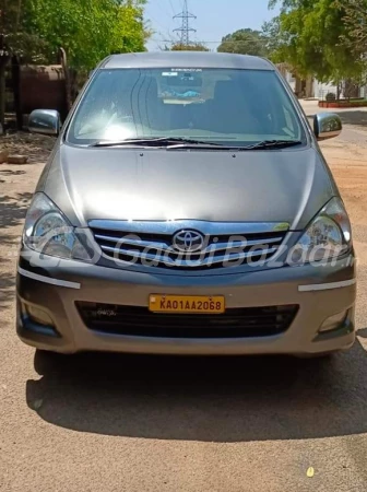 TOYOTA INNOVA