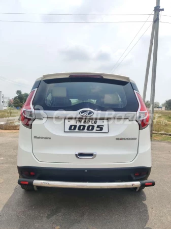 MAHINDRA Marazzo