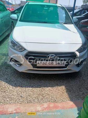 HYUNDAI Verna [2015-2017]